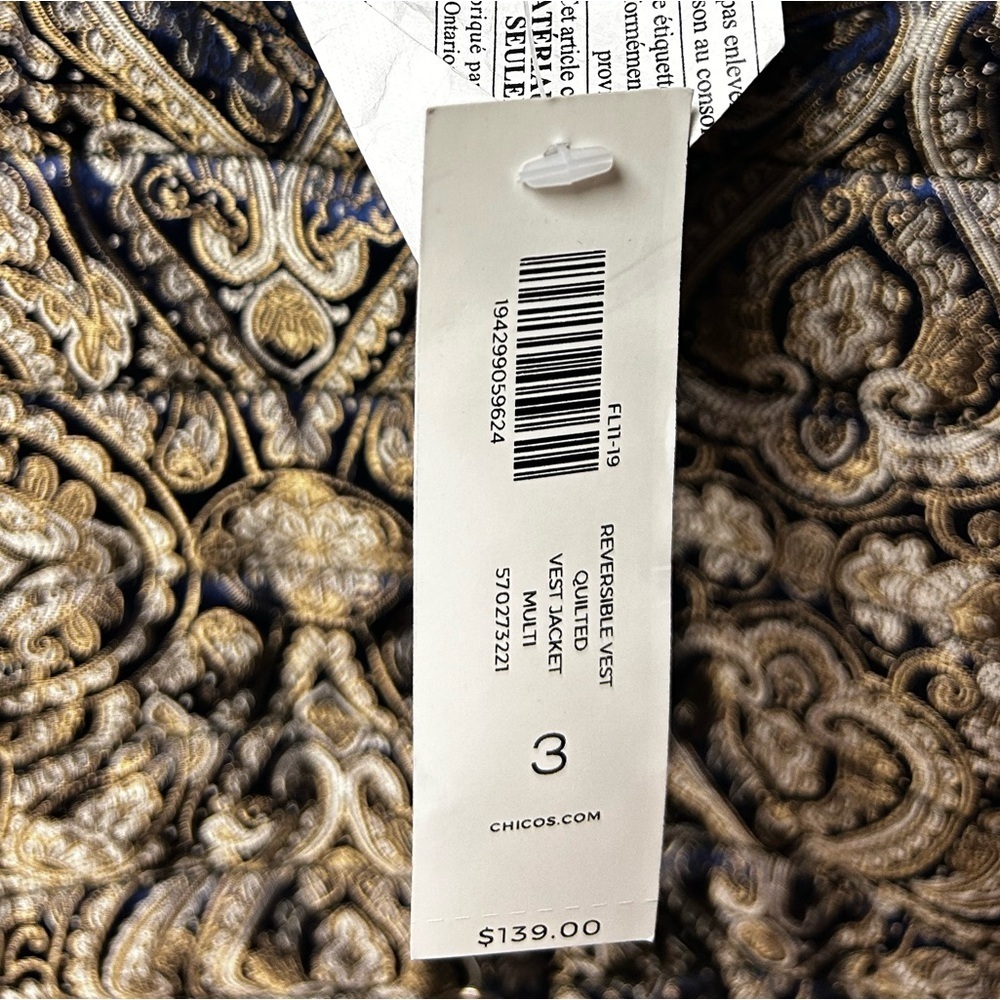 Chico’s Reversible Printed Jacquard To Black Quilted Vest - Picture 8 of 9